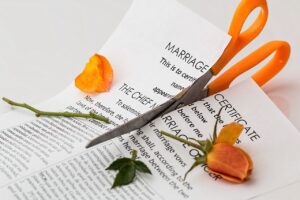 Jak pomóc dziecku przejść przez rozwód rodziców?